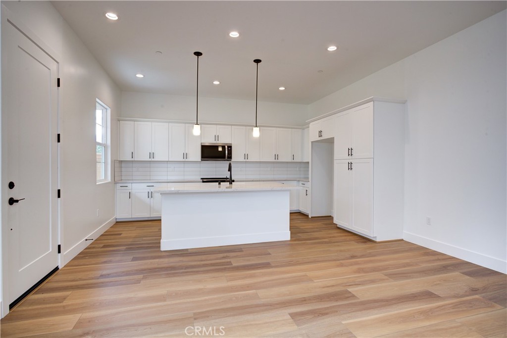 250 Memphis Belle Way, San Luis Obispo, CA 93401