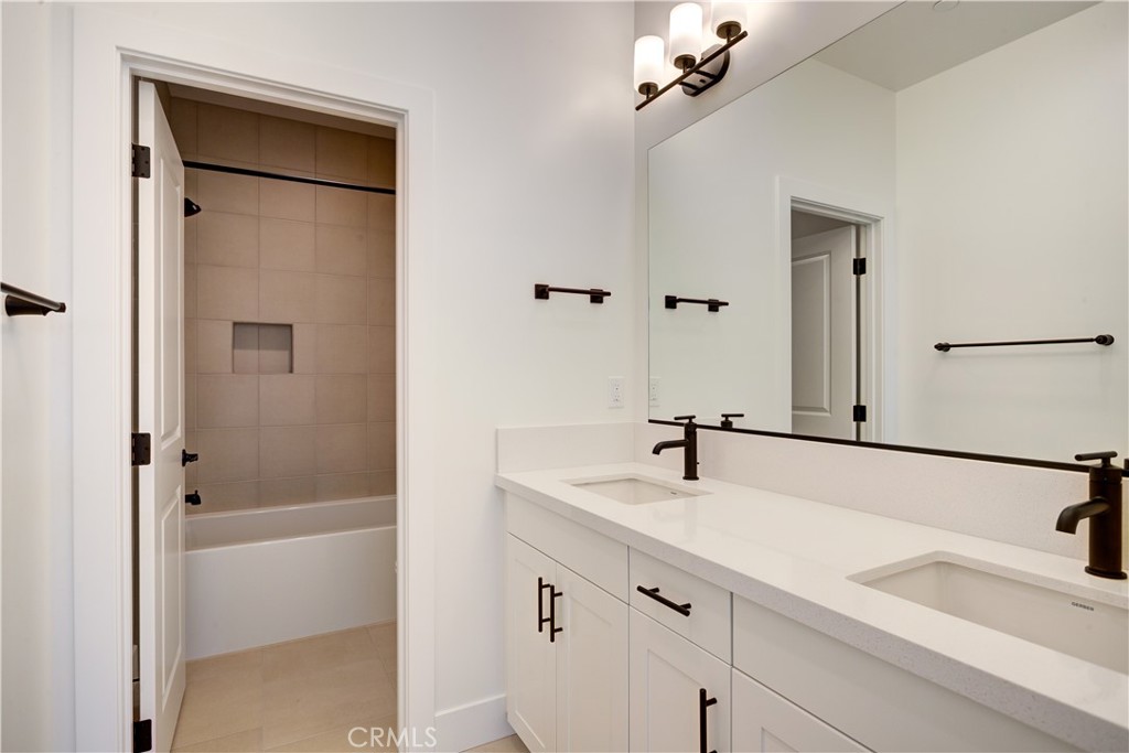 250 Memphis Belle Way, San Luis Obispo, CA 93401