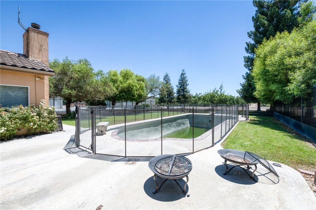 13715 E Nebraska, Kingsburg, CA 93631