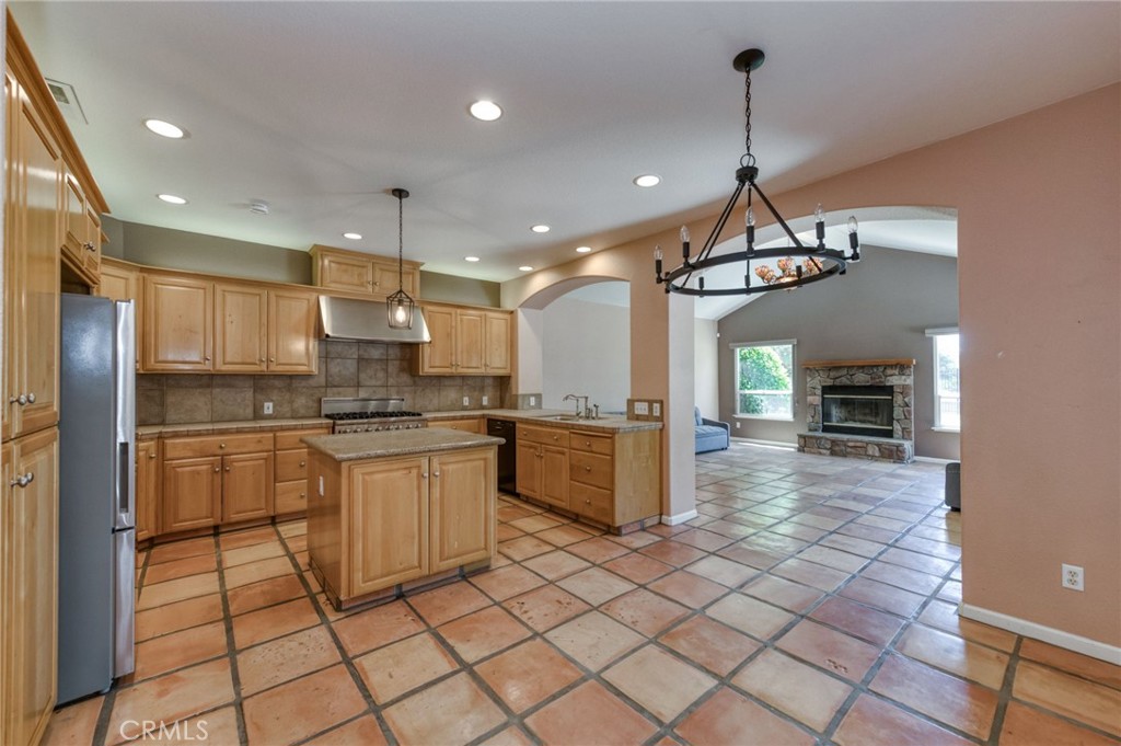13715 E Nebraska, Kingsburg, CA 93631