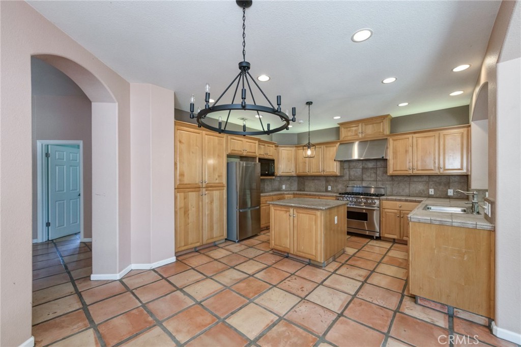 13715 E Nebraska, Kingsburg, CA 93631