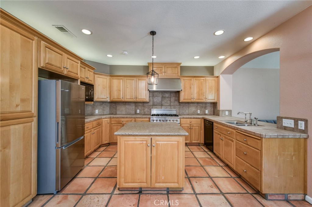 13715 E Nebraska, Kingsburg, CA 93631