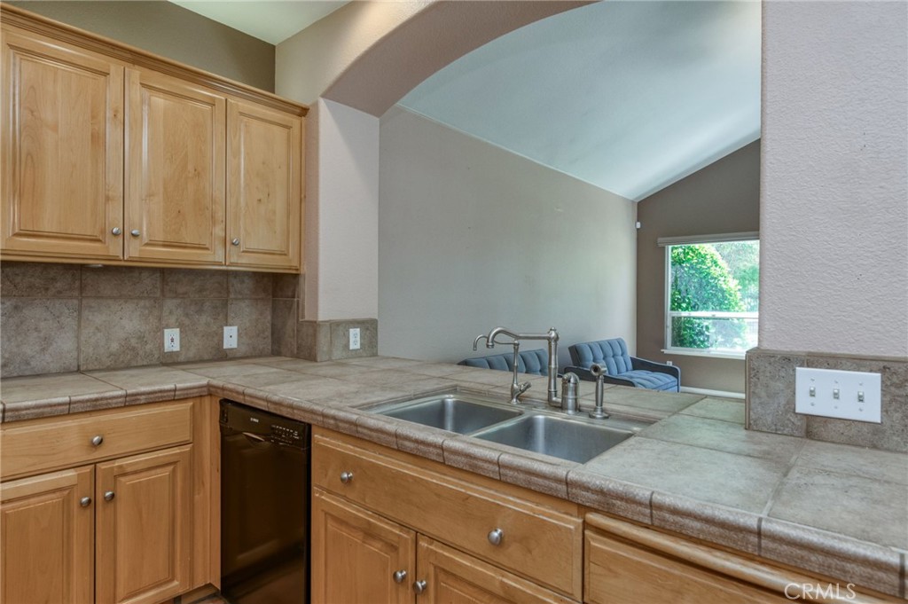 13715 E Nebraska, Kingsburg, CA 93631