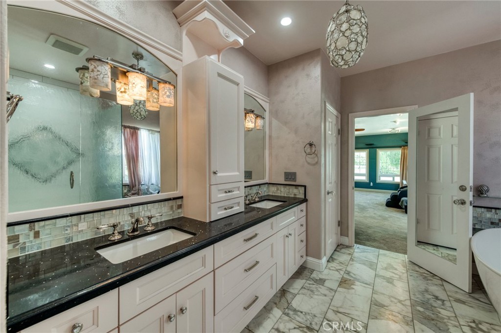 13715 E Nebraska, Kingsburg, CA 93631