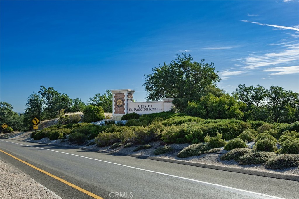 102 S Vine, Paso Robles, CA 93446