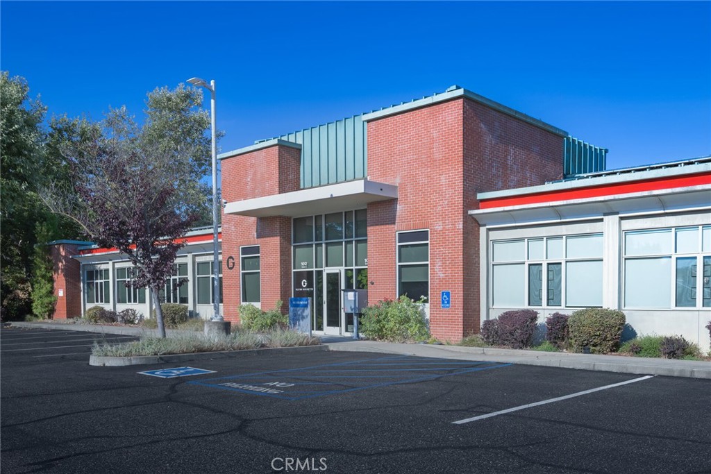 102 S Vine, Paso Robles, CA 93446