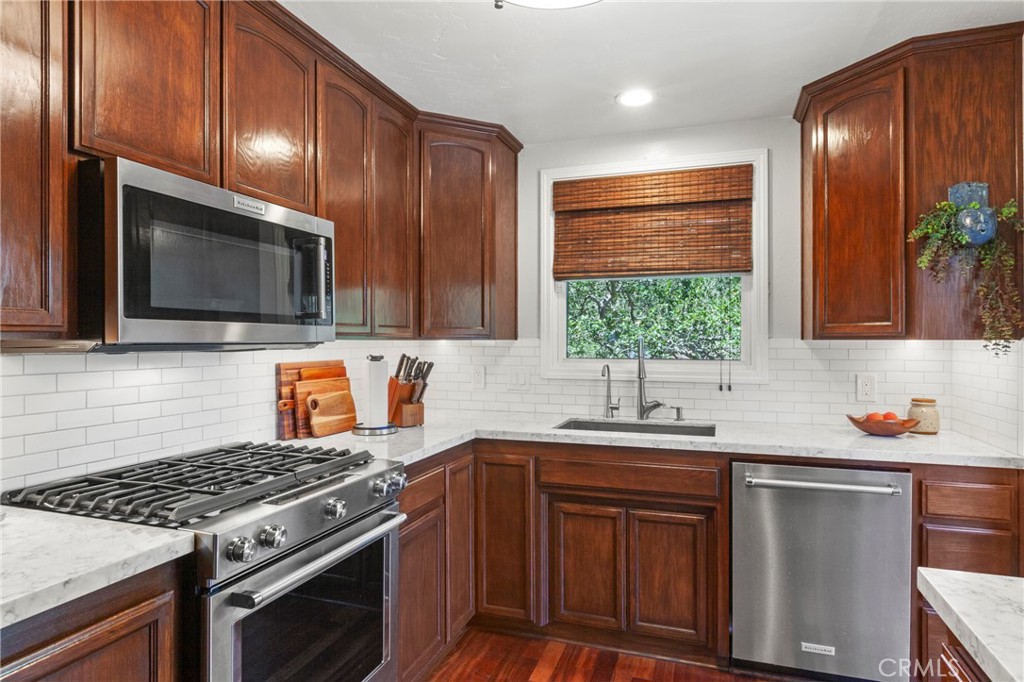 2398 Ross Rd, Cambria, CA 93428