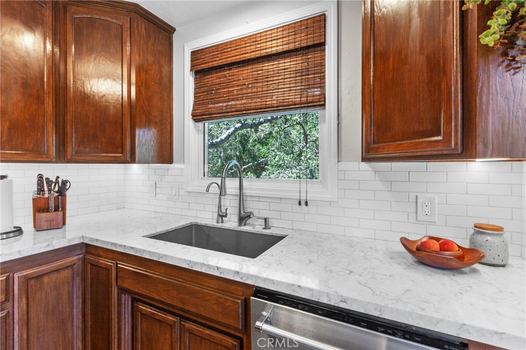 2398 Ross Rd, Cambria, CA 93428