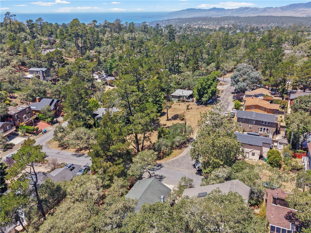 2398 Ross Rd, Cambria, CA 93428