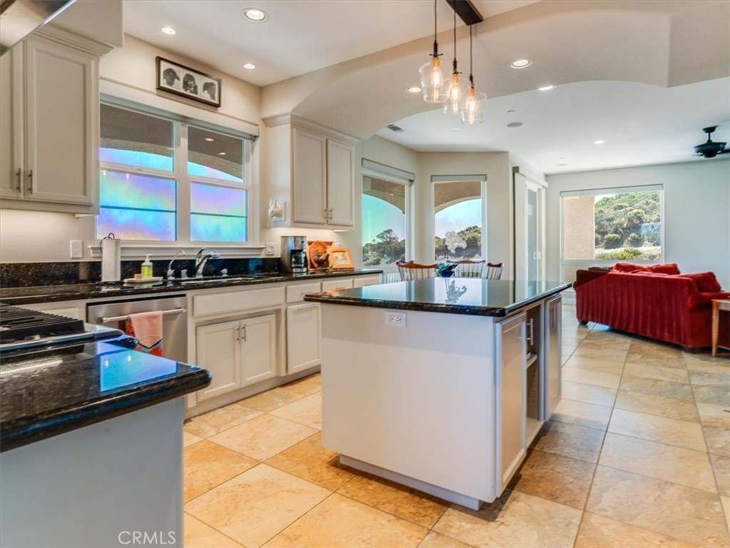 14215 Mary Austin Lane, Atascadero, CA 93422
