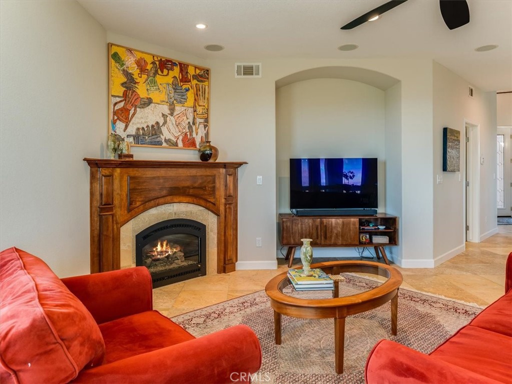 14215 Mary Austin Lane, Atascadero, CA 93422