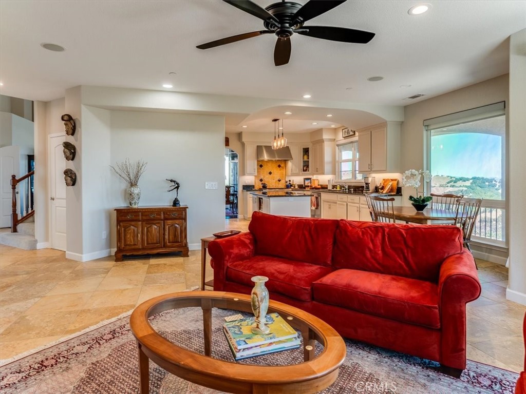 14215 Mary Austin Lane, Atascadero, CA 93422
