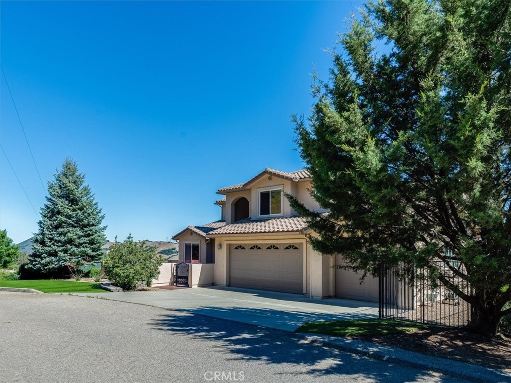 14215 Mary Austin Lane, Atascadero, CA 93422