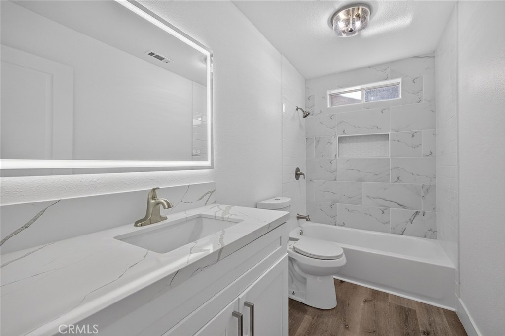 5285 W Dayton, Fresno, CA 93722