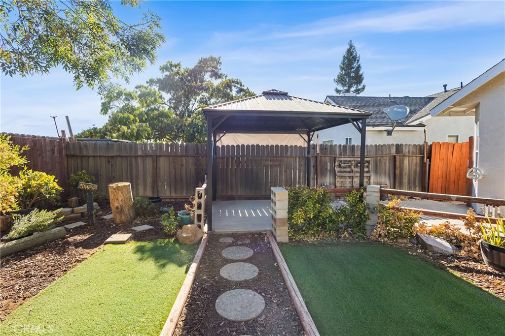 5285 W Dayton, Fresno, CA 93722