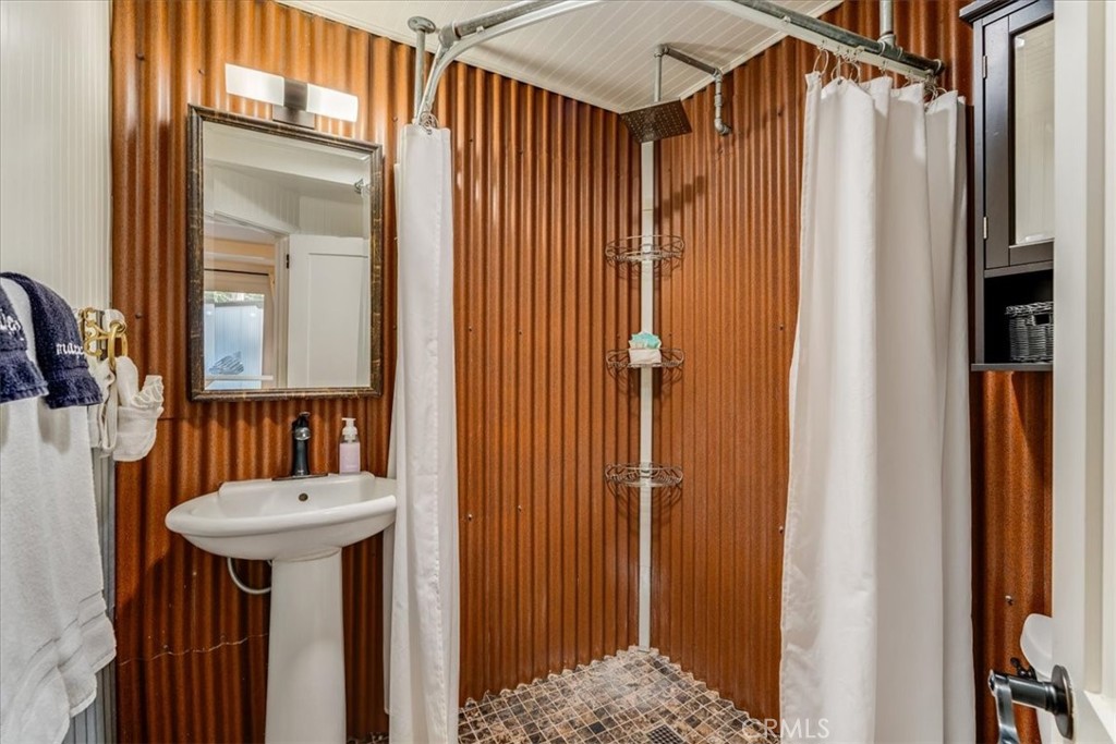 2021 Vine, Paso Robles, CA 93446