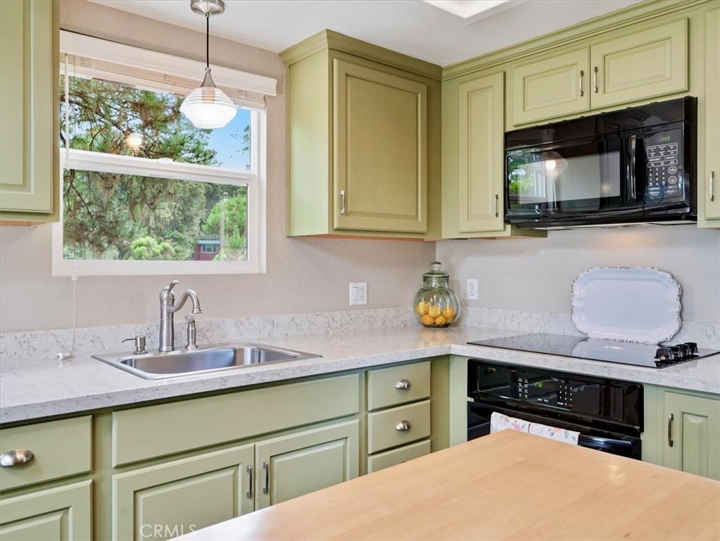 3056 Ardath Dr, Cambria, CA 93428