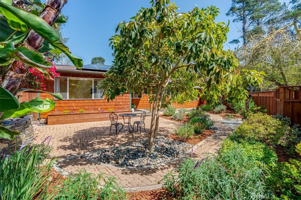 1700 Downing Ave, Cambria, CA 93428
