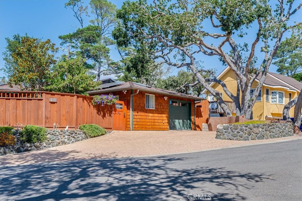 1700 Downing Ave, Cambria, CA 93428