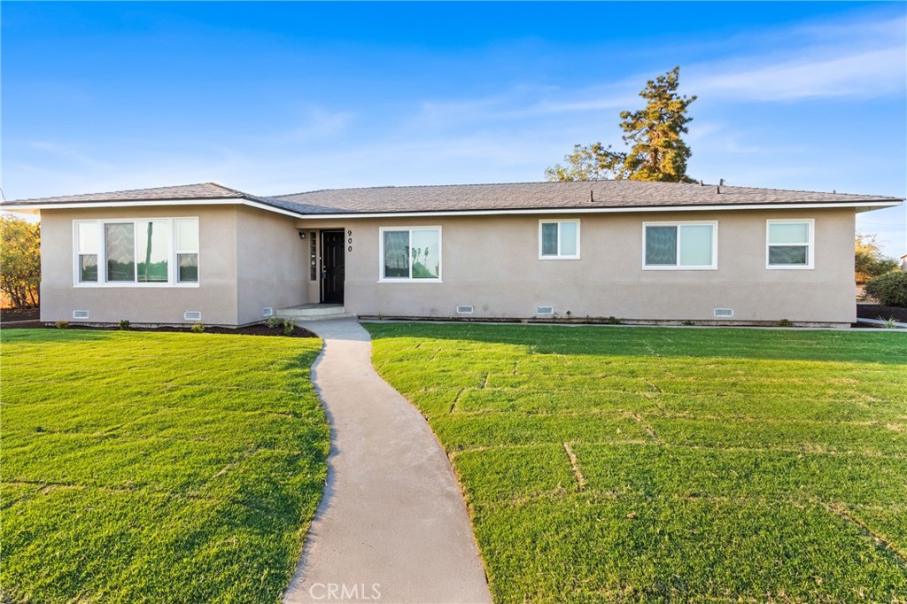 900 W Mount Whitney, Riverdale, CA 93656