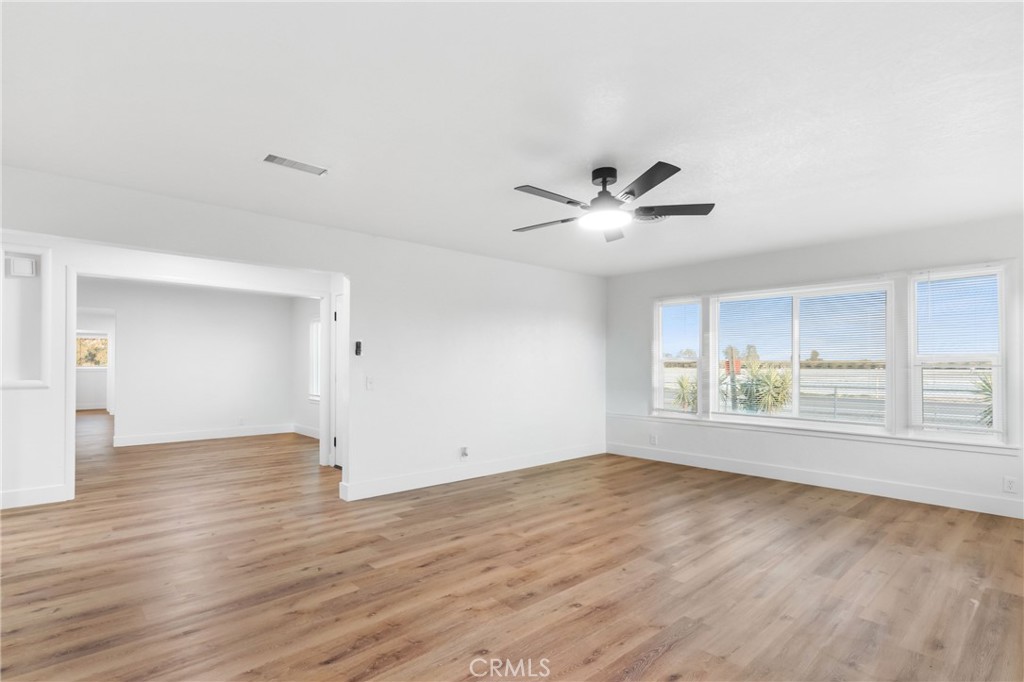 900 W Mount Whitney, Riverdale, CA 93656