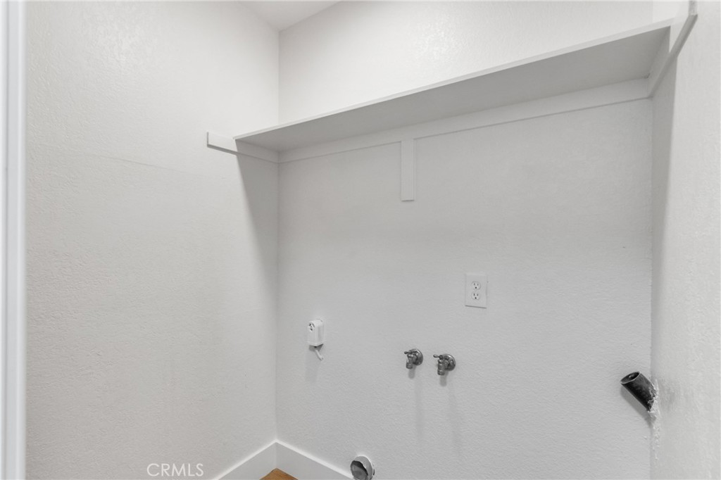 900 W Mount Whitney, Riverdale, CA 93656