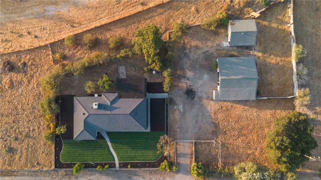 900 W Mount Whitney, Riverdale, CA 93656