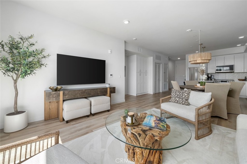 2475 Victoria Ave #404, San Luis Obispo, CA 93401