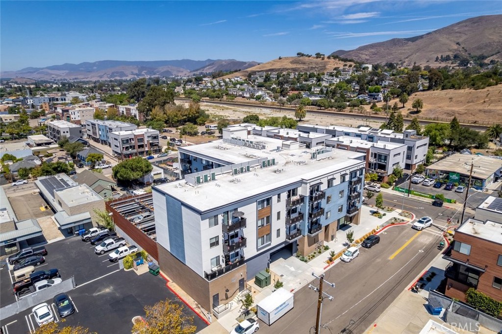 2475 Victoria Ave #404, San Luis Obispo, CA 93401
