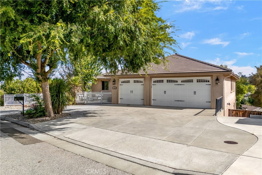 725 Red Cloud Rd, Paso Robles, CA 93446