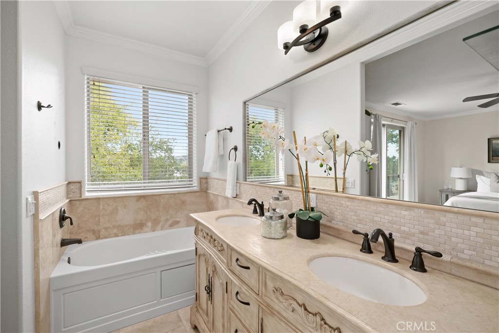725 Red Cloud Rd, Paso Robles, CA 93446