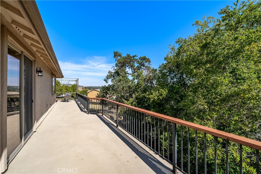 725 Red Cloud Rd, Paso Robles, CA 93446