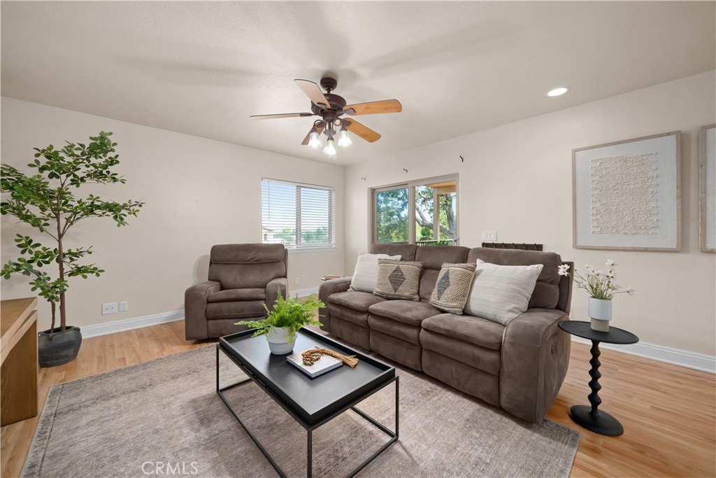725 Red Cloud Rd, Paso Robles, CA 93446