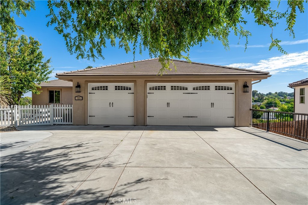 725 Red Cloud Rd, Paso Robles, CA 93446