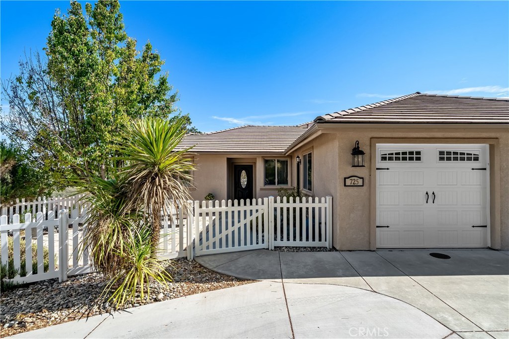 725 Red Cloud Rd, Paso Robles, CA 93446