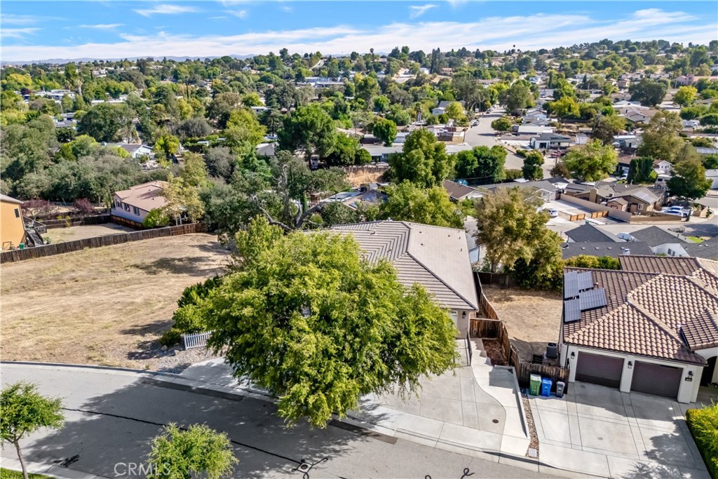 725 Red Cloud Rd, Paso Robles, CA 93446