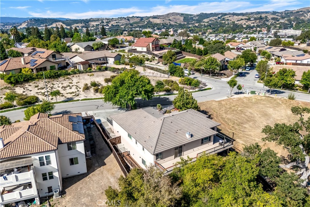 725 Red Cloud Rd, Paso Robles, CA 93446
