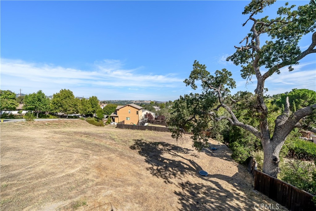 725 Red Cloud Rd, Paso Robles, CA 93446