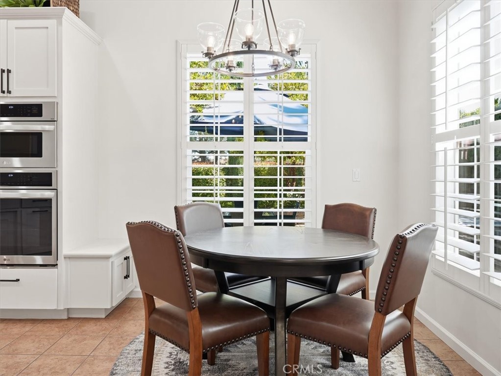 951 Vista Cerro Dr, Paso Robles, CA 93446