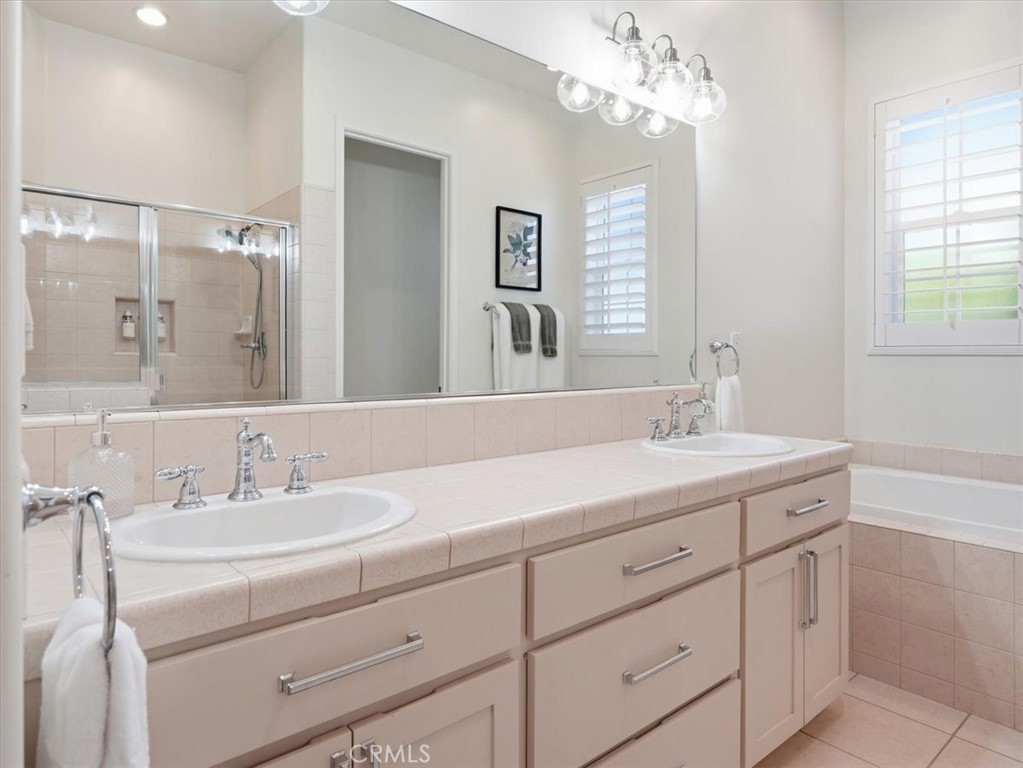 951 Vista Cerro Dr, Paso Robles, CA 93446
