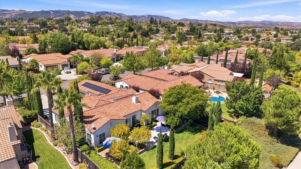951 Vista Cerro Dr, Paso Robles, CA 93446