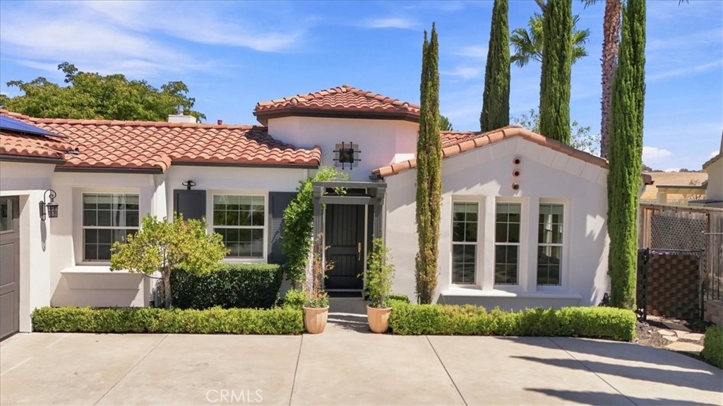 951 Vista Cerro Dr, Paso Robles, CA 93446