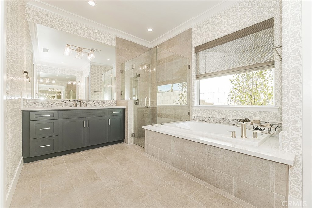 2825 E Beech Tree, Clovis, CA 93619