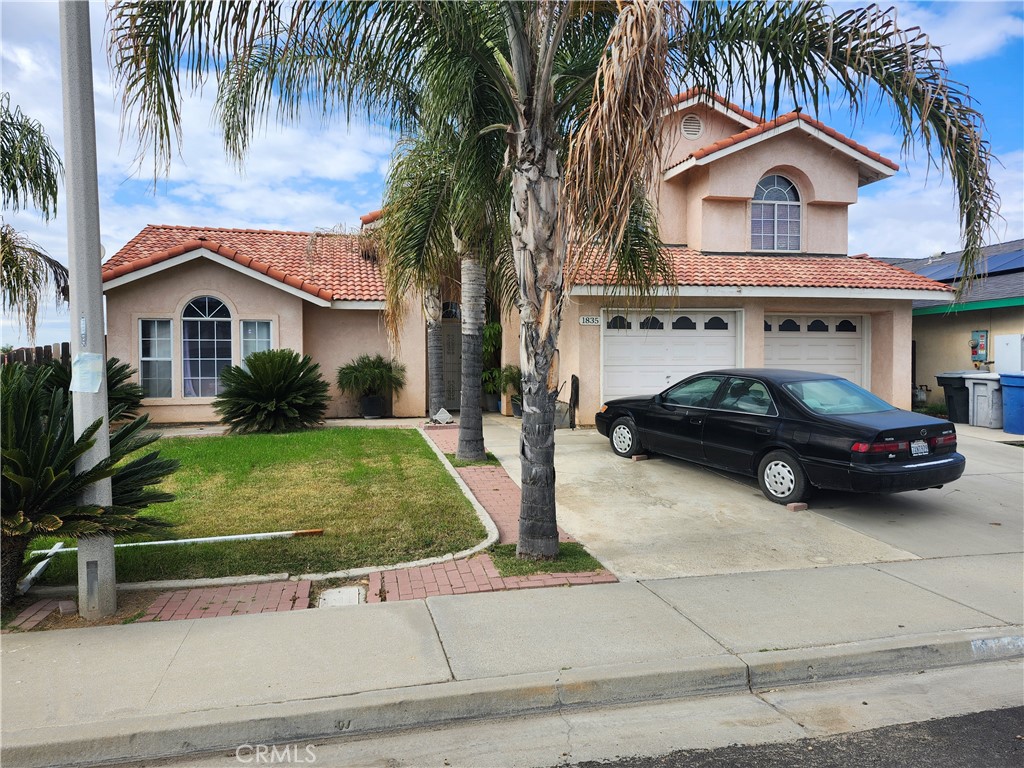 1835 Blossom Ave, Delano, CA 93215