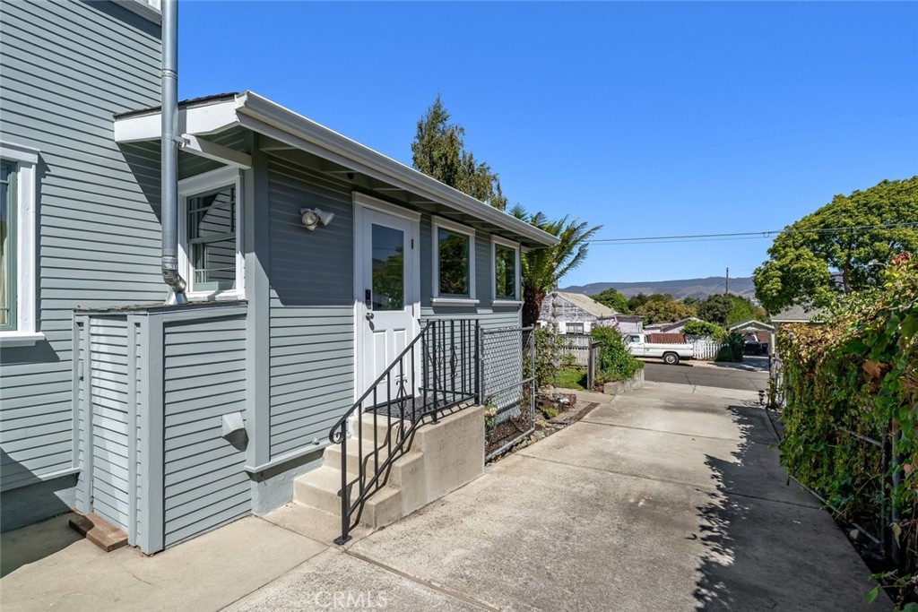 483 Mitchell Drive, San Luis Obispo, CA 93401