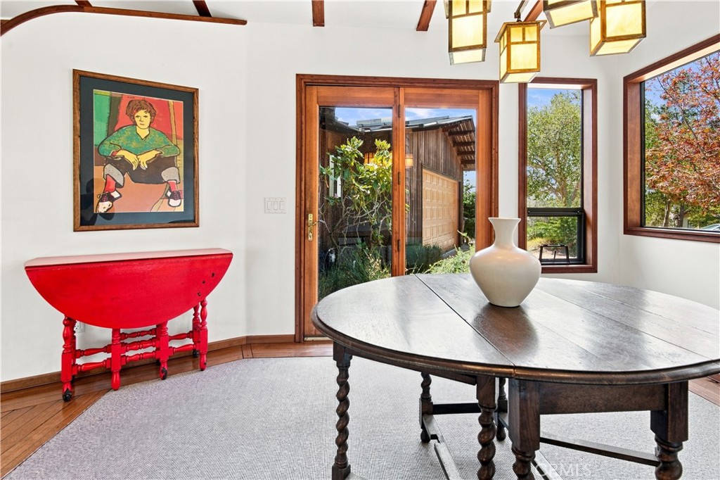 565 Chiswick Way, Cambria, CA 93428