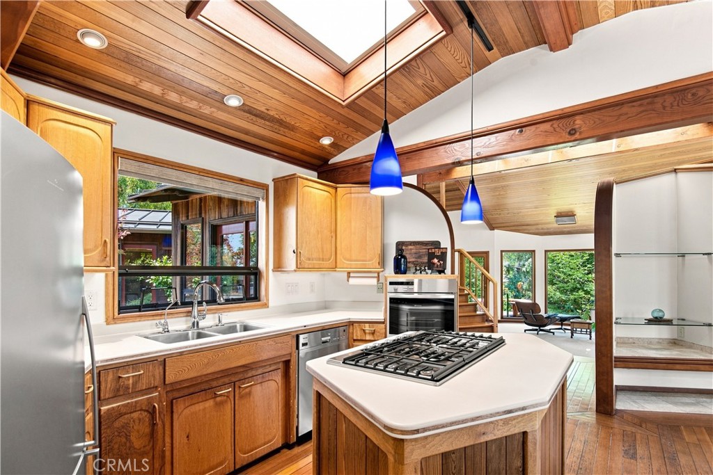 565 Chiswick Way, Cambria, CA 93428