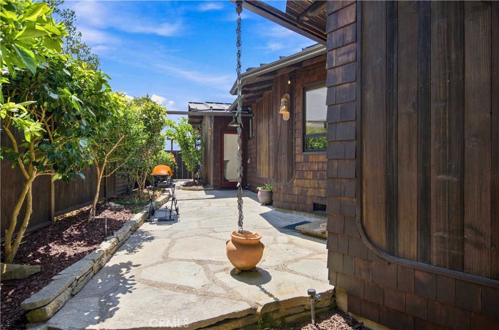 565 Chiswick Way, Cambria, CA 93428