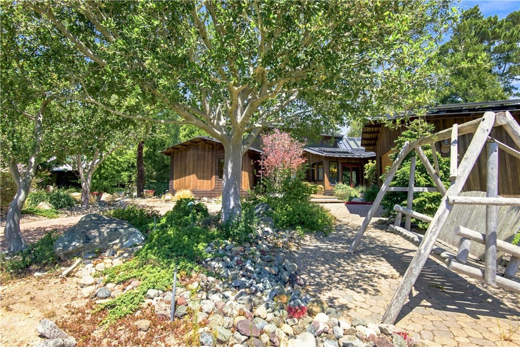 565 Chiswick Way, Cambria, CA 93428