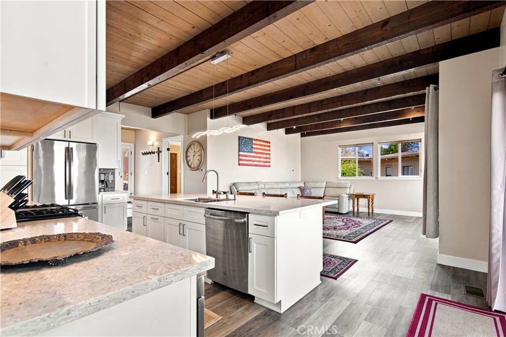 1716 Pineridge Dr, Cambria, CA 93428